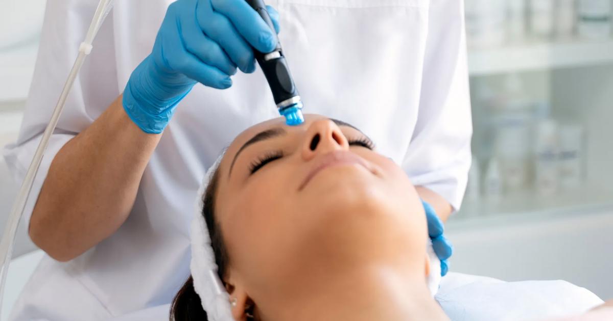 Hydrafacial Vs Microdermabrasion - Which Is Right For You?